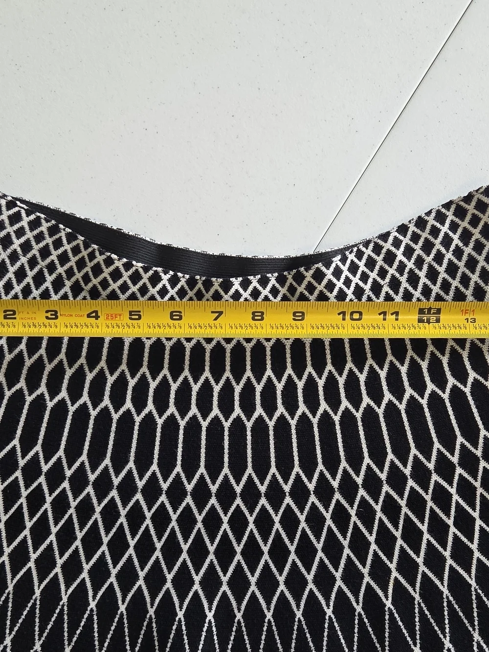 Black and White Geometric Stretchy Knit A-Line Pull-on Flared Skirt Size S